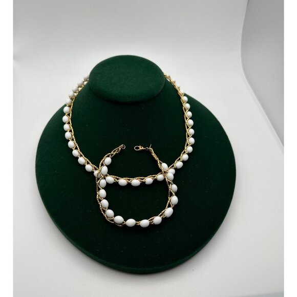 Vintage Monet White Milkart Glass Bead Choker Necklace & Bracelet Set Wrist7-7.5